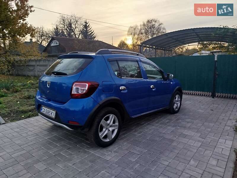 Позашляховик / Кросовер Dacia Sandero StepWay 2013 в Смілі