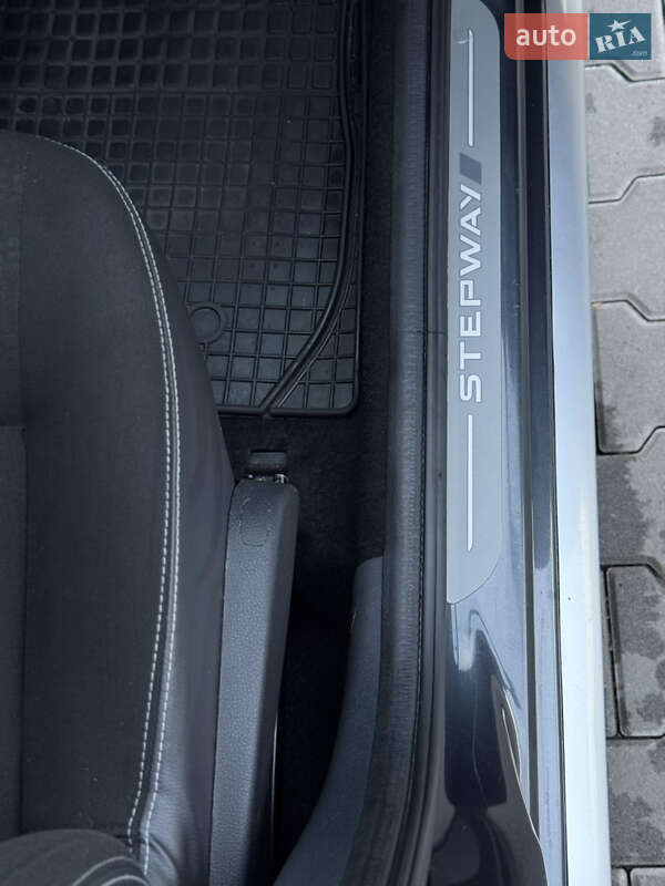 Внедорожник / Кроссовер Dacia Sandero StepWay 2010 в Владимире фото 89 Внедорожник / Кроссовер Dacia Sandero StepWay 2010 в Владимире