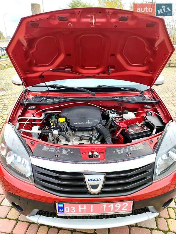 Внедорожник / Кроссовер Dacia Sandero StepWay 2011 в Хороле фото 16 Внедорожник / Кроссовер Dacia Sandero StepWay 2011 в Хороле