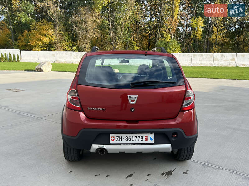 Позашляховик / Кросовер Dacia Sandero StepWay 2012 в Луцьку