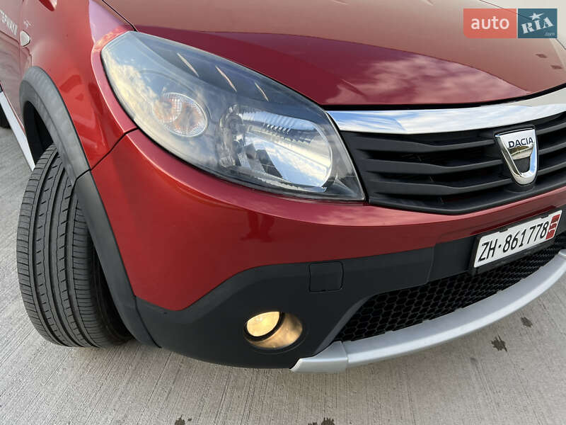 Позашляховик / Кросовер Dacia Sandero StepWay 2012 в Луцьку