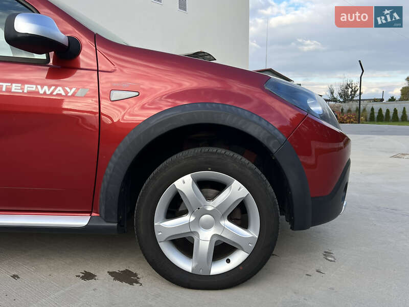 Позашляховик / Кросовер Dacia Sandero StepWay 2012 в Луцьку