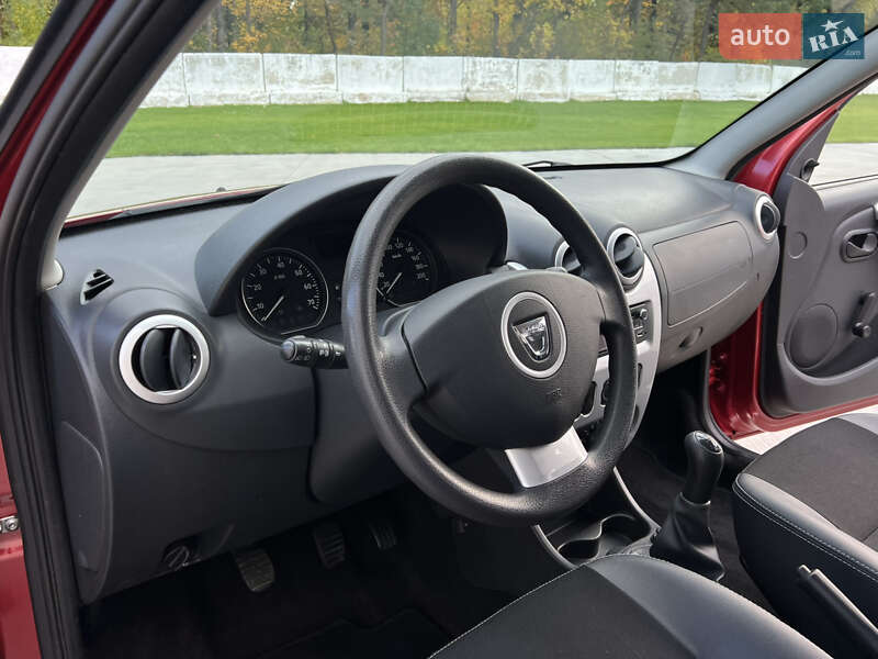 Позашляховик / Кросовер Dacia Sandero StepWay 2012 в Луцьку