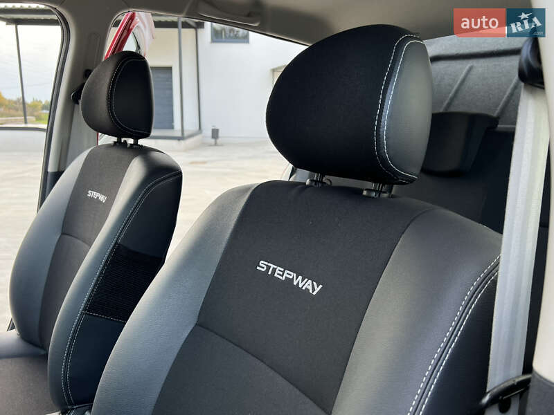 Позашляховик / Кросовер Dacia Sandero StepWay 2012 в Луцьку