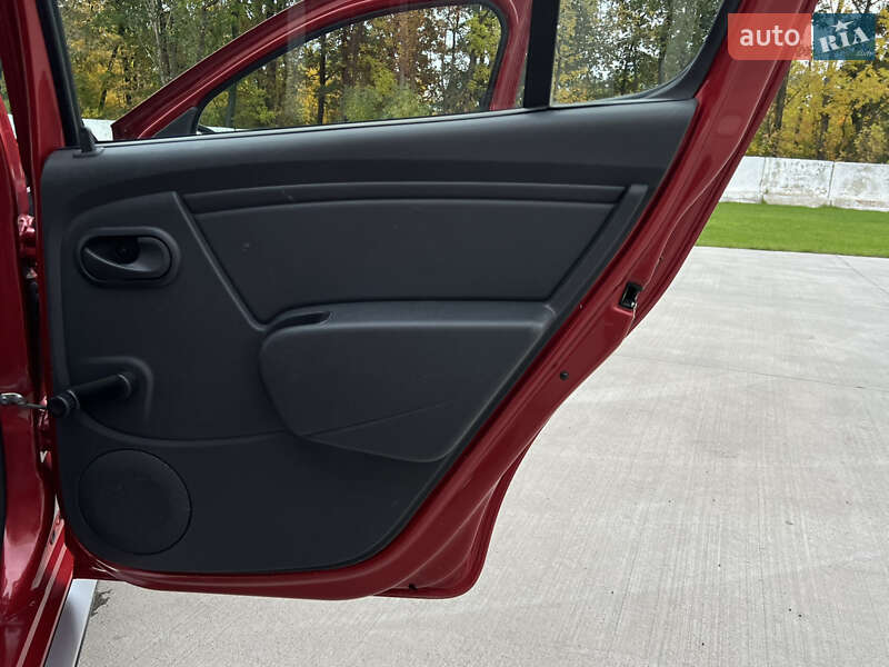 Позашляховик / Кросовер Dacia Sandero StepWay 2012 в Луцьку