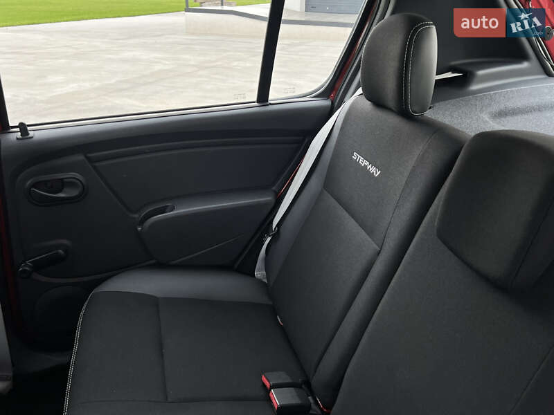 Позашляховик / Кросовер Dacia Sandero StepWay 2012 в Луцьку