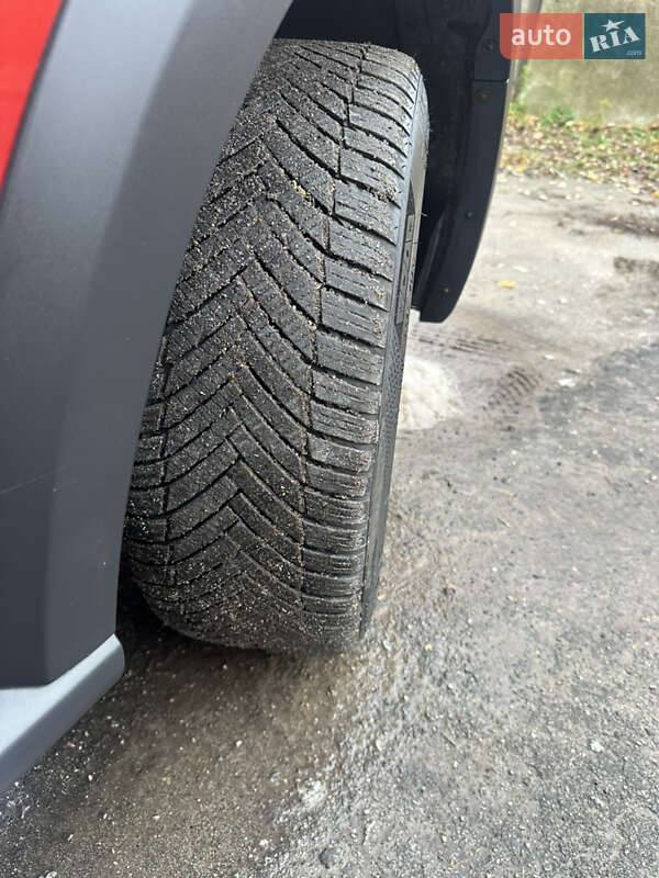 Внедорожник / Кроссовер Dacia Sandero StepWay 2011 в Хороле фото 33 Внедорожник / Кроссовер Dacia Sandero StepWay 2011 в Хороле