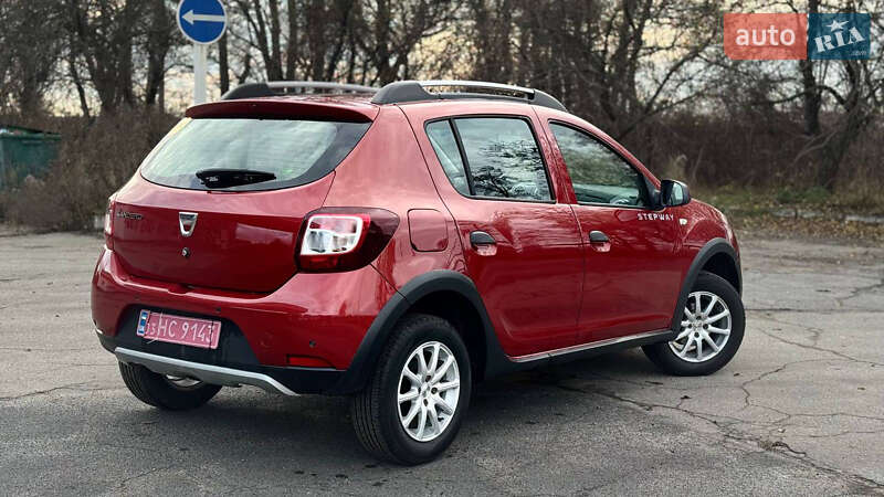 Позашляховик / Кросовер Dacia Sandero StepWay 2013 в Гадячі
