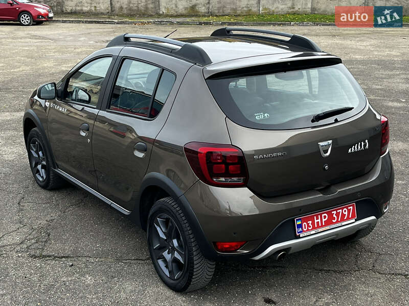 Внедорожник / Кроссовер Dacia Sandero StepWay 2017 в Луцке