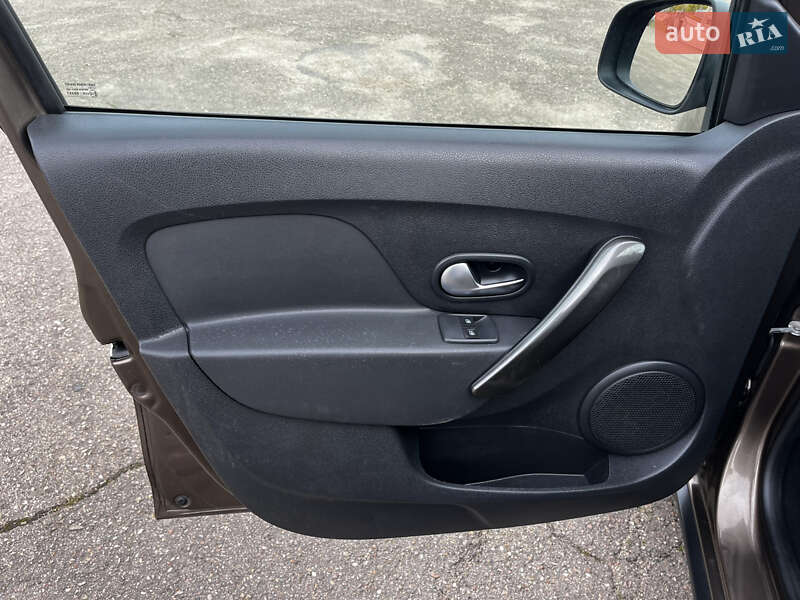 Внедорожник / Кроссовер Dacia Sandero StepWay 2017 в Луцке