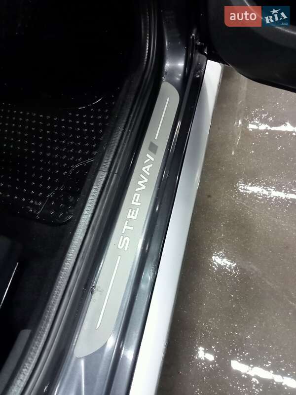 Позашляховик / Кросовер Dacia Sandero StepWay 2011 в Кам'янському