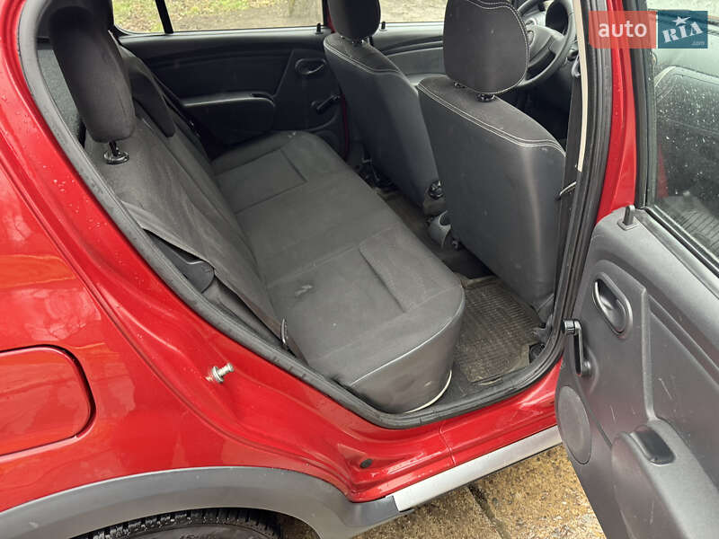 Позашляховик / Кросовер Dacia Sandero StepWay 2012 в Кролевці