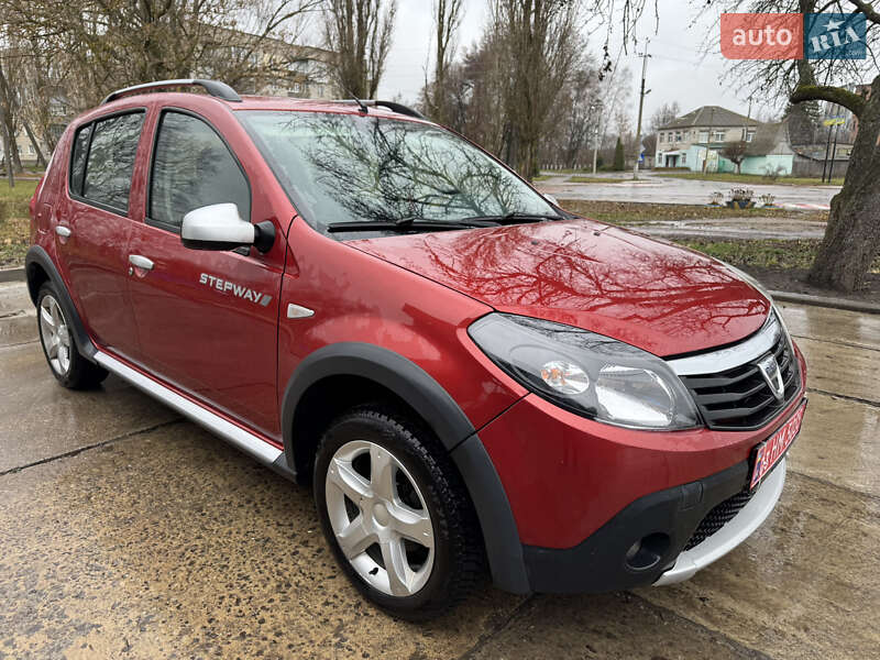 Позашляховик / Кросовер Dacia Sandero StepWay 2012 в Кролевці