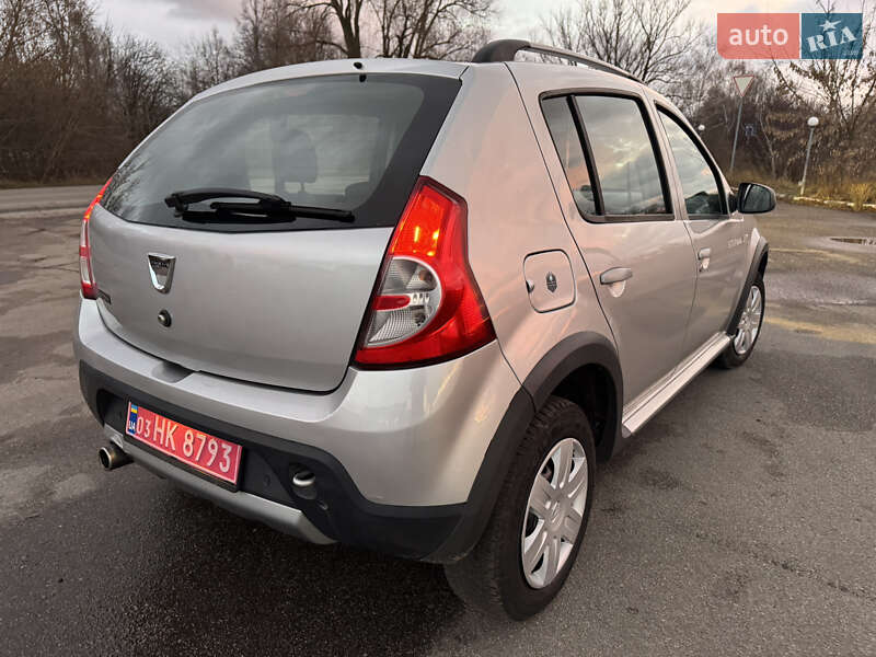Внедорожник / Кроссовер Dacia Sandero StepWay 2011 в Кролевце
