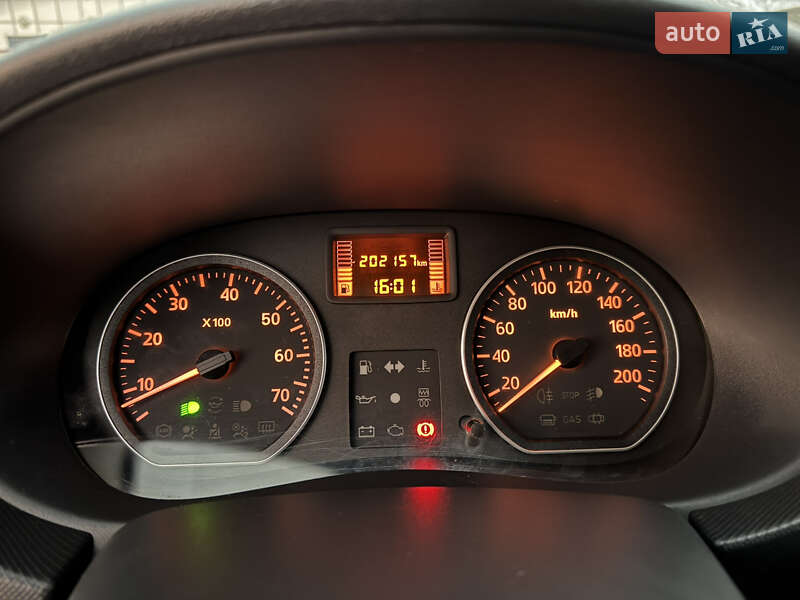 Внедорожник / Кроссовер Dacia Sandero StepWay 2011 в Кролевце