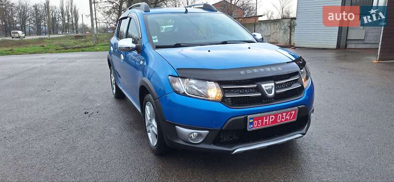 Внедорожник / Кроссовер Dacia Sandero StepWay 2015 в Новоархангельске