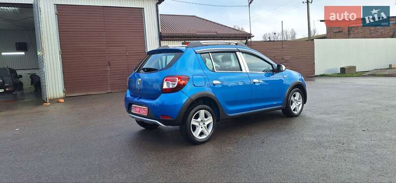 Внедорожник / Кроссовер Dacia Sandero StepWay 2015 в Новоархангельске