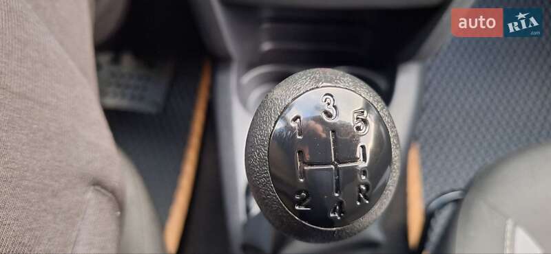 Внедорожник / Кроссовер Dacia Sandero StepWay 2015 в Новоархангельске