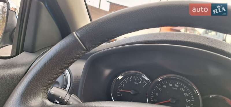 Внедорожник / Кроссовер Dacia Sandero StepWay 2015 в Новоархангельске