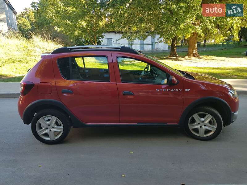 Внедорожник / Кроссовер Dacia Sandero StepWay 2014 в Чернигове