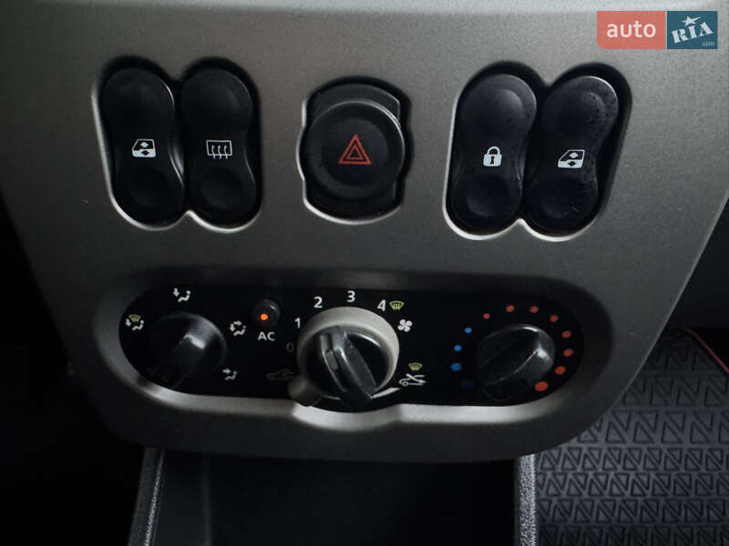 Позашляховик / Кросовер Dacia Sandero StepWay 2011 в Умані фото 25 Позашляховик / Кросовер Dacia Sandero StepWay 2011 в Умані