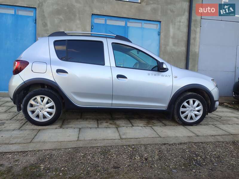 Внедорожник / Кроссовер Dacia Sandero StepWay 2013 в Тернополе