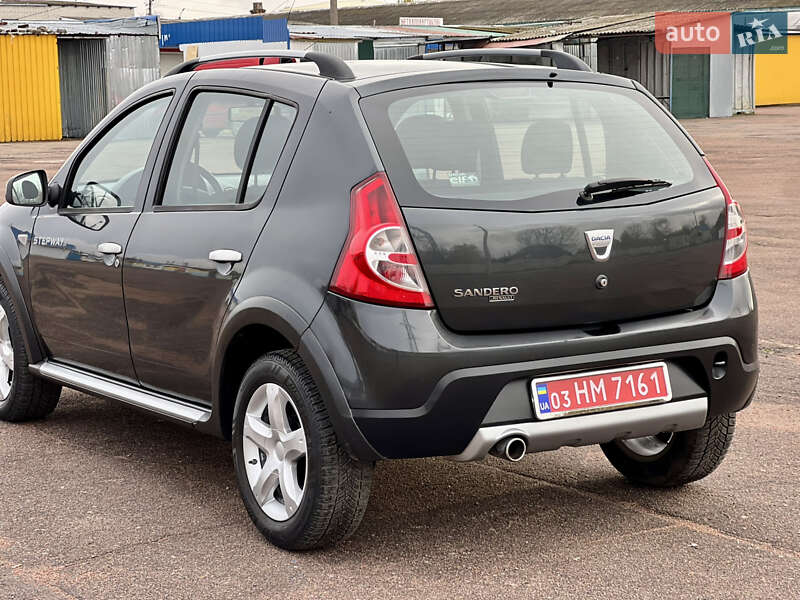 Позашляховик / Кросовер Dacia Sandero StepWay 2011 в Кролевці