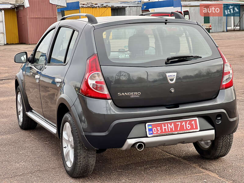 Позашляховик / Кросовер Dacia Sandero StepWay 2011 в Кролевці