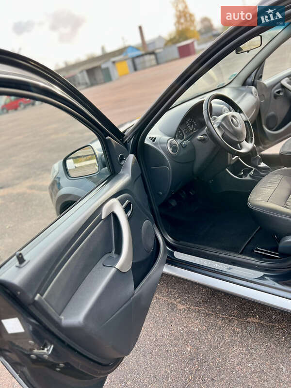 Позашляховик / Кросовер Dacia Sandero StepWay 2011 в Кролевці