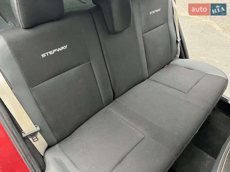 Хетчбек Dacia Sandero StepWay 2012 в Харкові