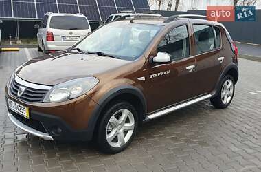 Позашляховик / Кросовер Dacia Sandero StepWay 2012 в Володимирі
