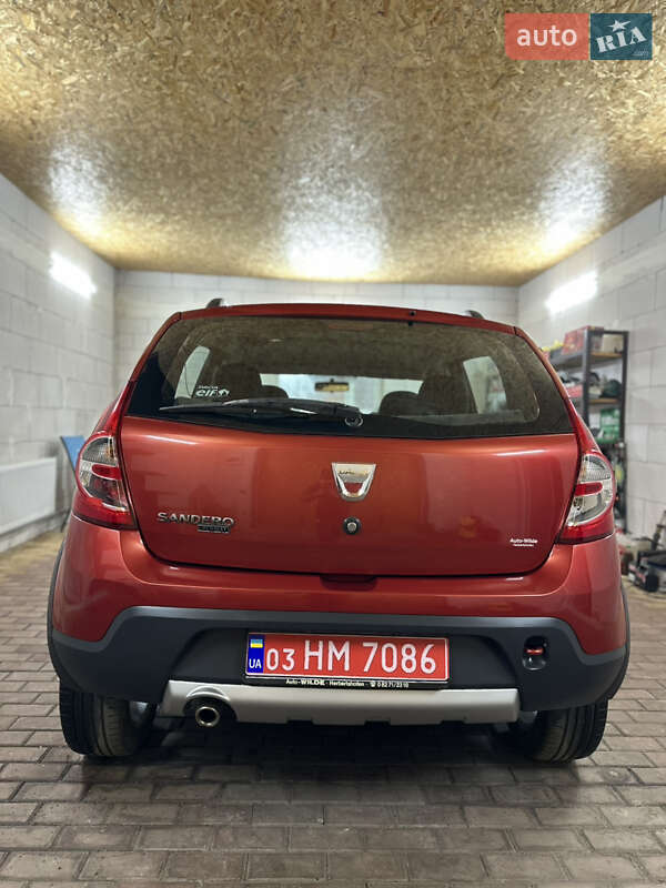 Позашляховик / Кросовер Dacia Sandero StepWay 2011 в Хоролі