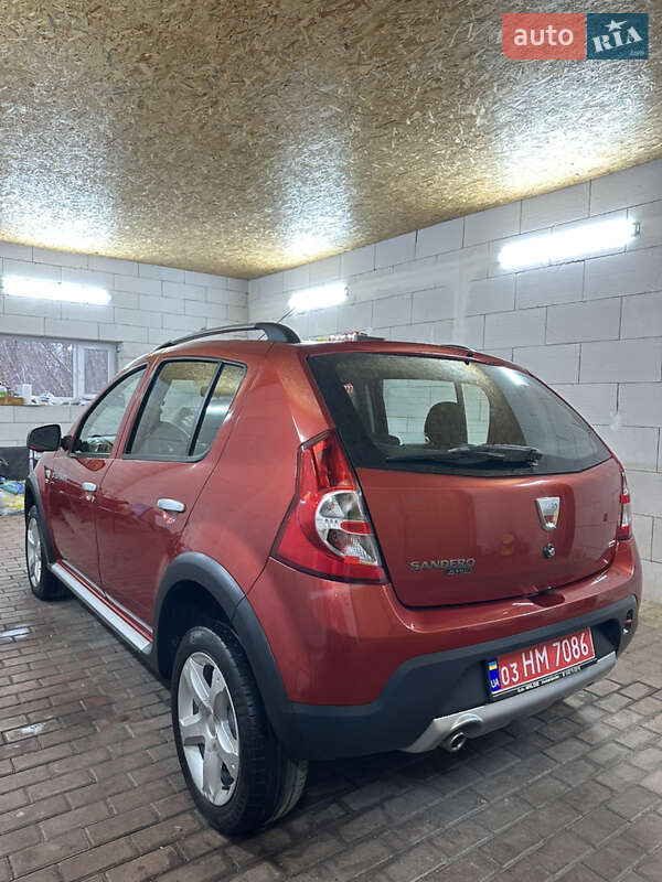 Позашляховик / Кросовер Dacia Sandero StepWay 2011 в Хоролі