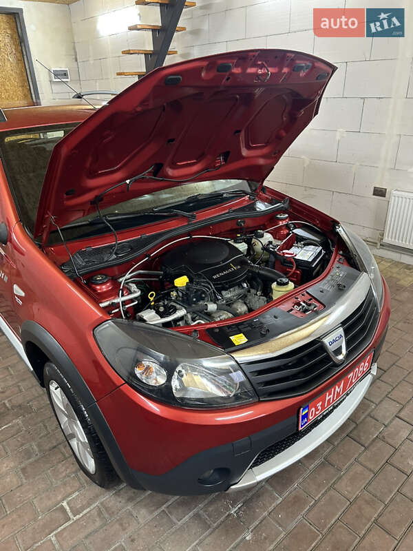 Позашляховик / Кросовер Dacia Sandero StepWay 2011 в Хоролі