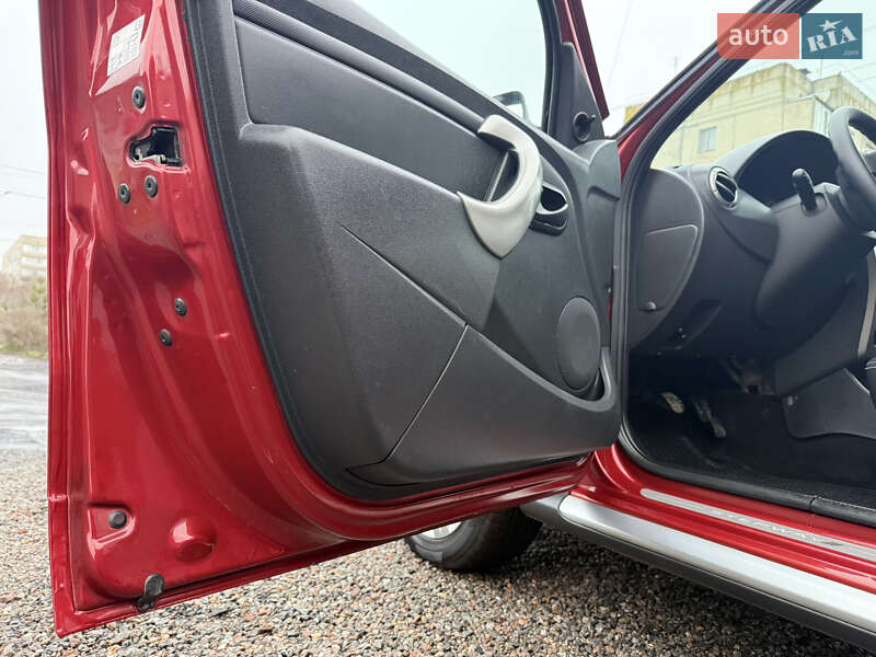 Внедорожник / Кроссовер Dacia Sandero StepWay 2010 в Слобожанском