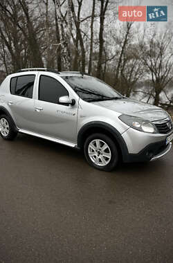 Внедорожник / Кроссовер Dacia Sandero StepWay 2012 в Сумах