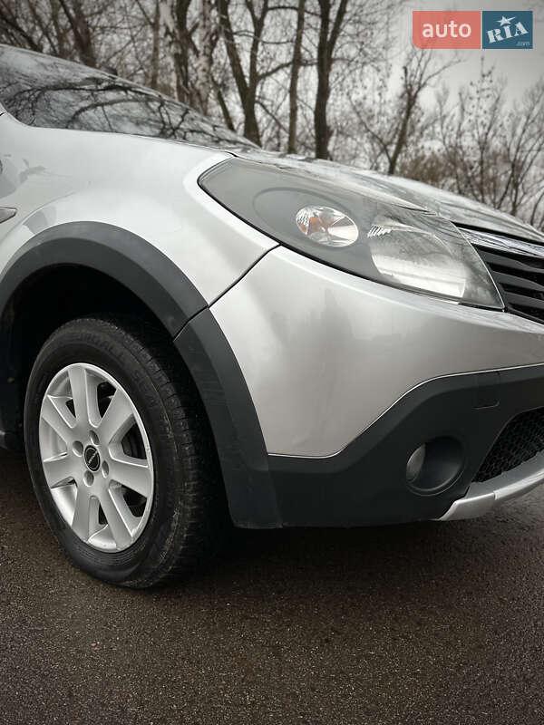 Внедорожник / Кроссовер Dacia Sandero StepWay 2012 в Сумах