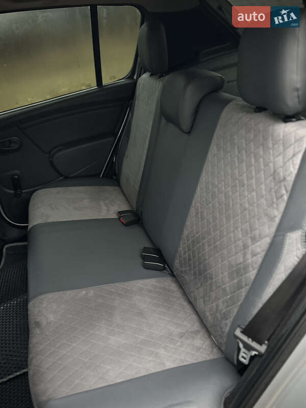 Внедорожник / Кроссовер Dacia Sandero StepWay 2012 в Сумах