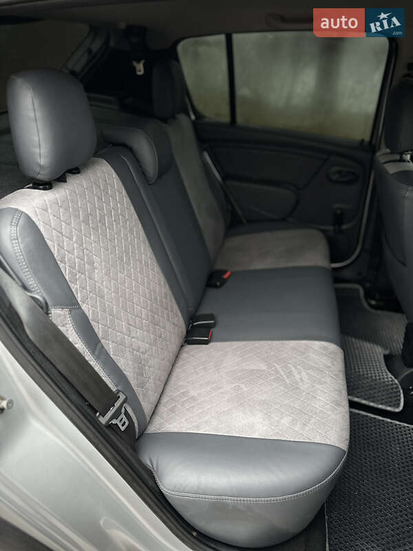 Внедорожник / Кроссовер Dacia Sandero StepWay 2012 в Сумах