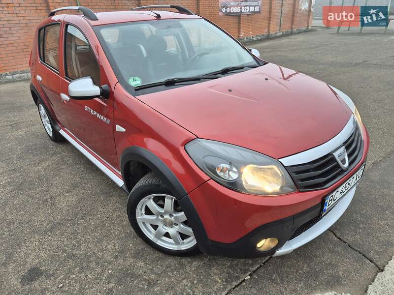 Внедорожник / Кроссовер Dacia Sandero StepWay 2012 в Стрые