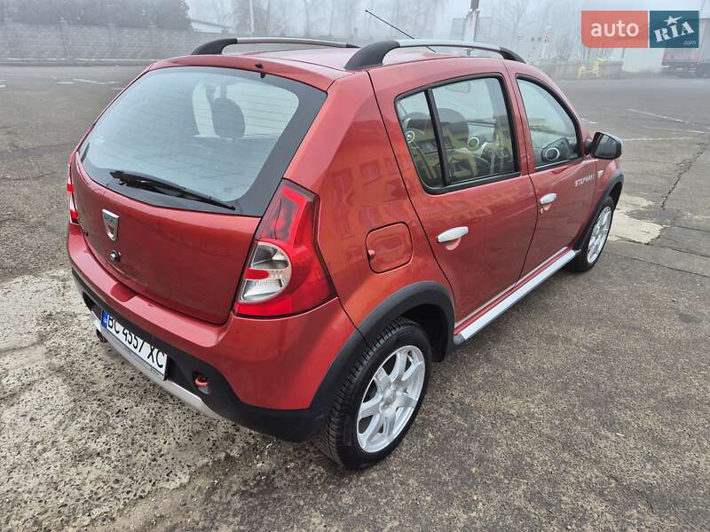Внедорожник / Кроссовер Dacia Sandero StepWay 2012 в Стрые