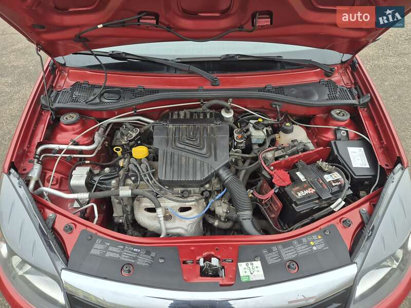 Внедорожник / Кроссовер Dacia Sandero StepWay 2012 в Стрые