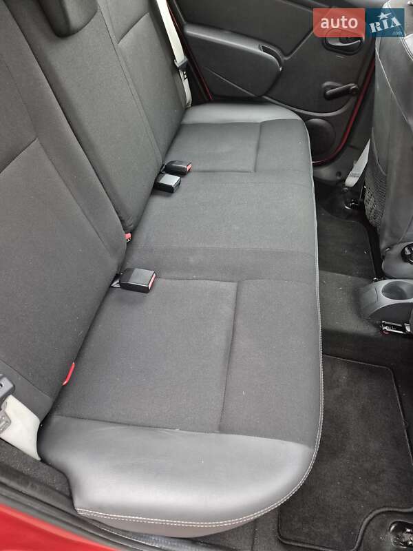 Внедорожник / Кроссовер Dacia Sandero StepWay 2012 в Стрые