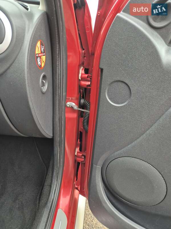 Внедорожник / Кроссовер Dacia Sandero StepWay 2012 в Стрые