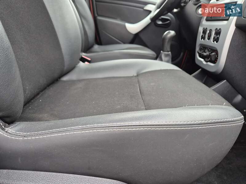 Внедорожник / Кроссовер Dacia Sandero StepWay 2012 в Стрые