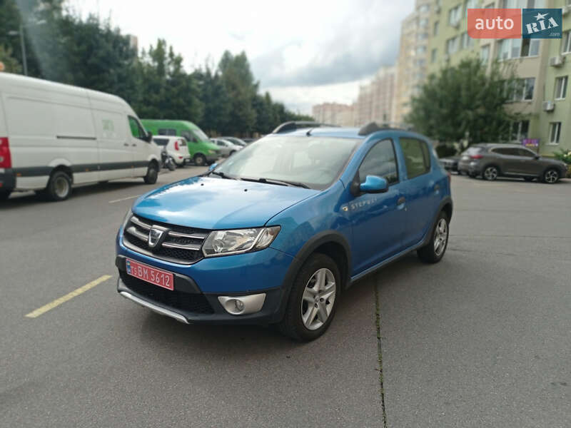Позашляховик / Кросовер Dacia Sandero StepWay 2012 в Києві