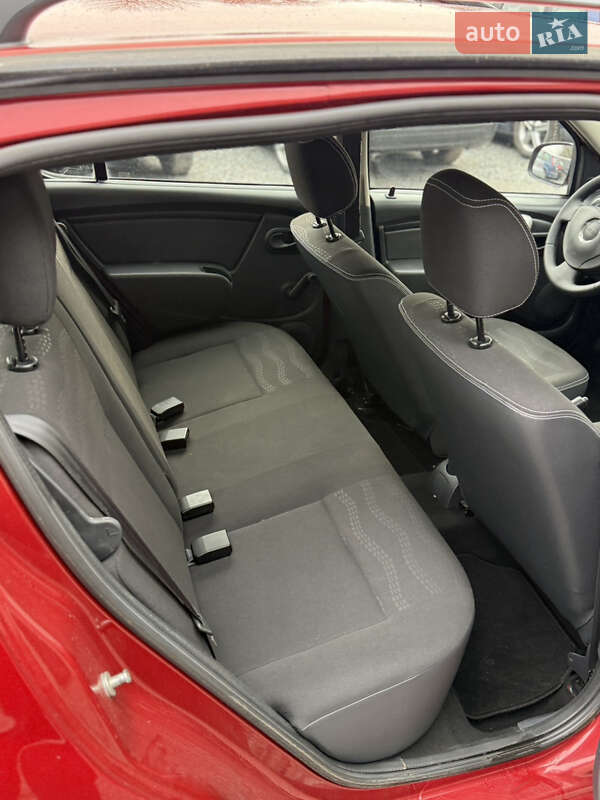 Внедорожник / Кроссовер Dacia Sandero StepWay 2011 в Луцке фото 87 Внедорожник / Кроссовер Dacia Sandero StepWay 2011 в Луцке