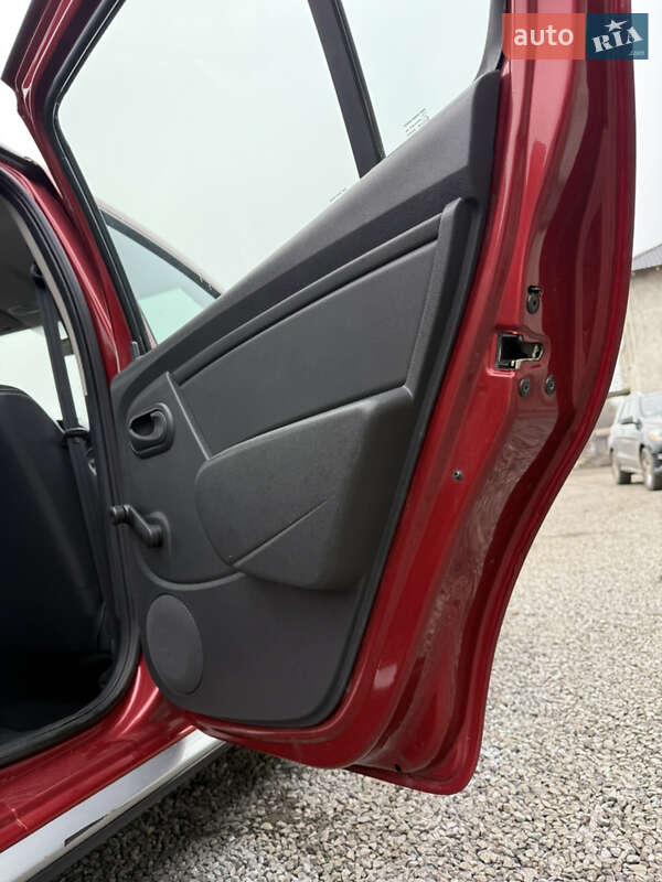 Внедорожник / Кроссовер Dacia Sandero StepWay 2011 в Луцке фото 123 Внедорожник / Кроссовер Dacia Sandero StepWay 2011 в Луцке