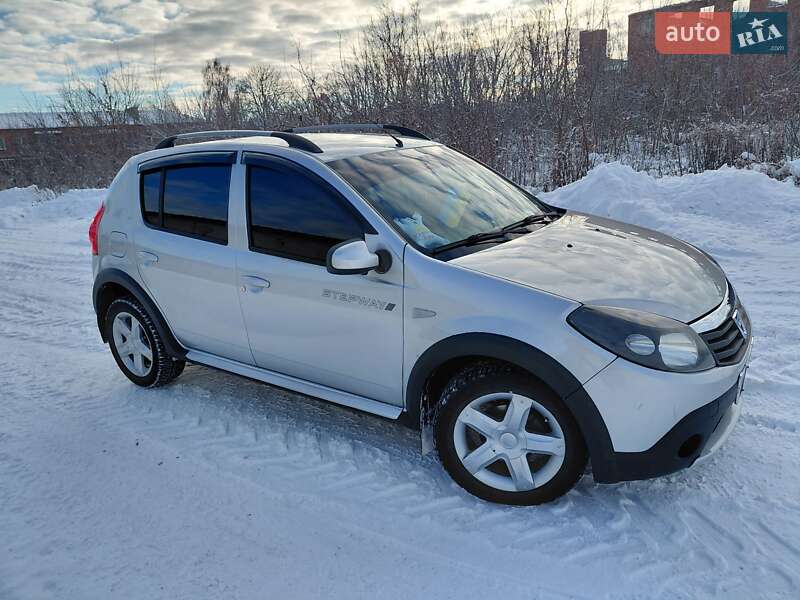 Позашляховик / Кросовер Dacia Sandero StepWay 2012 в Шостці