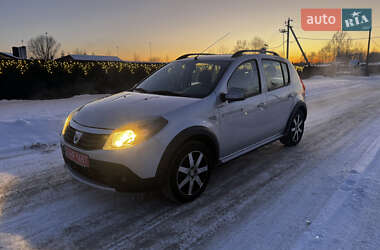Позашляховик / Кросовер Dacia Sandero StepWay 2010 в Луцьку